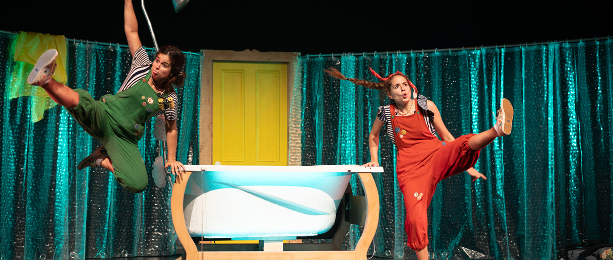 Scène du spectacle Juju et Marcelle et l’incroyable heure du bain