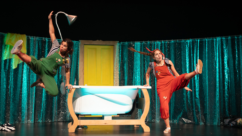 Scène du spectacle Juju et Marcelle et l'incroyable heure du bain