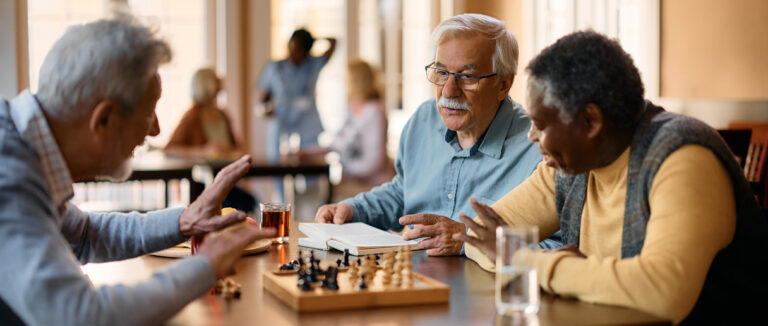 Groupe de personnes jouant à un jeu